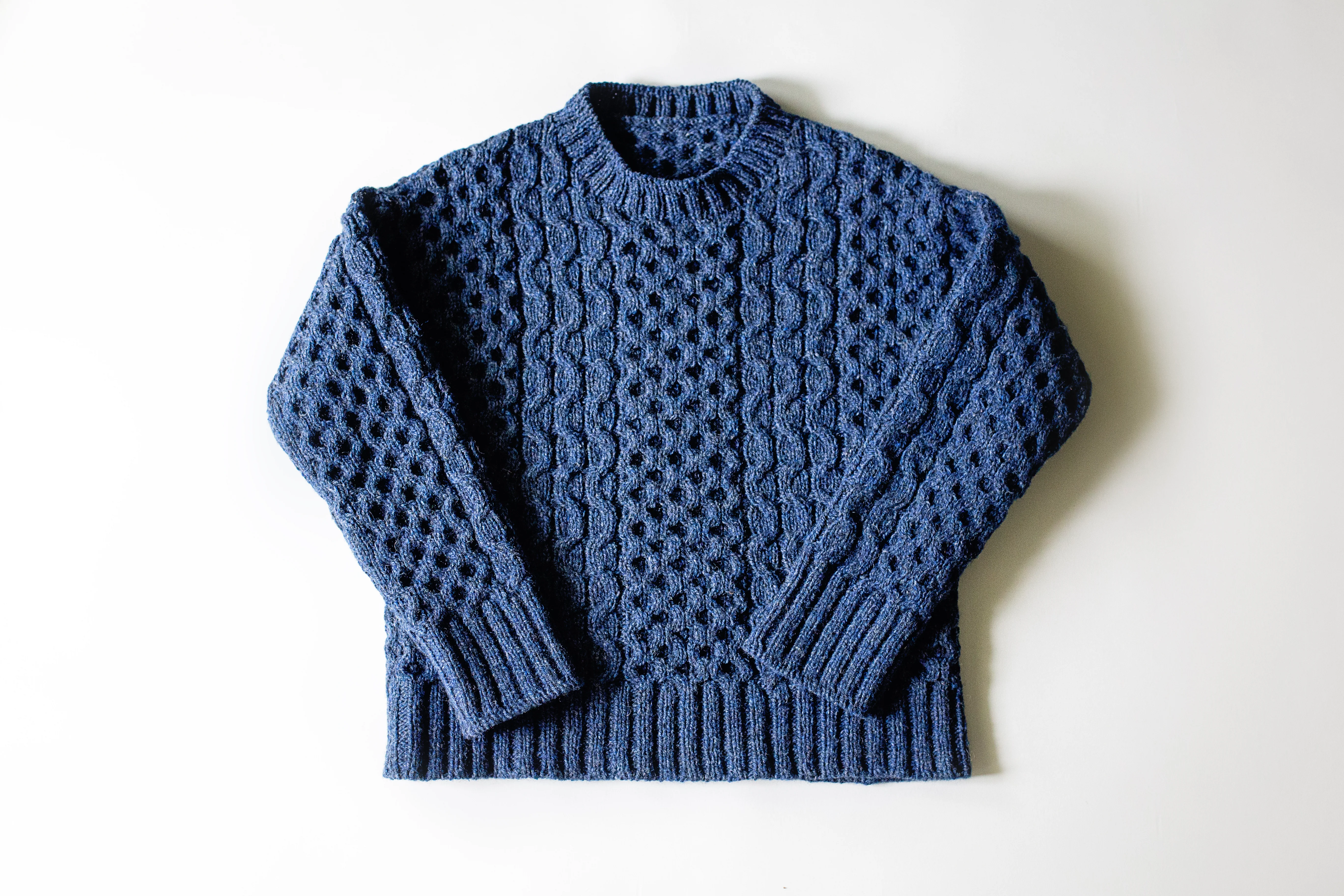 Tayler Anne Knits - The Apiary Sweater kit de laine - Image 2